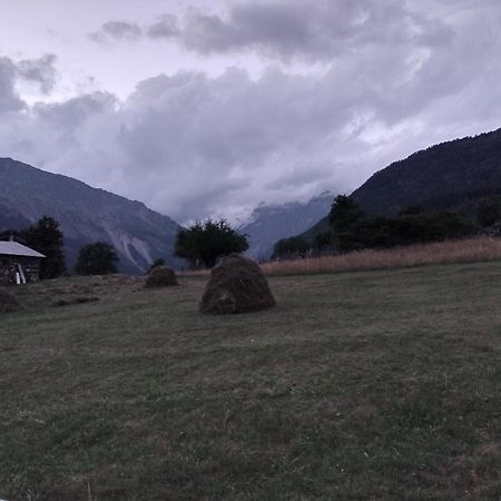 Tebdi Qor, Warm Home Местия Екстериор снимка