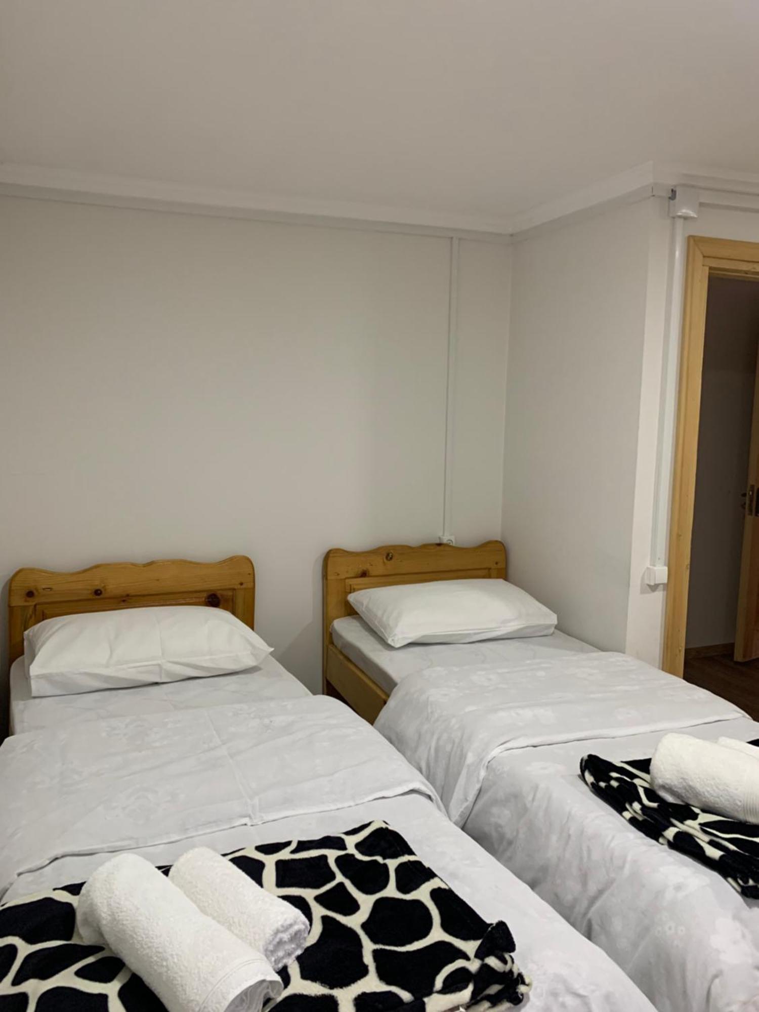 Tebdi Qor, Warm Home Местия Екстериор снимка