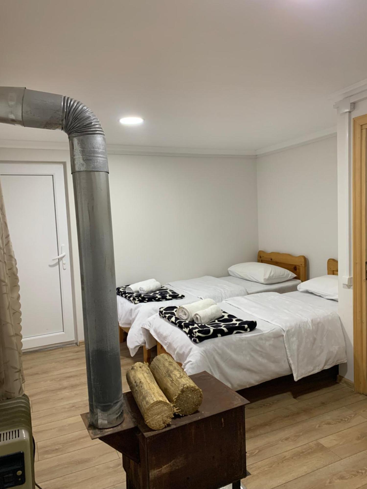 Tebdi Qor, Warm Home Местия Екстериор снимка