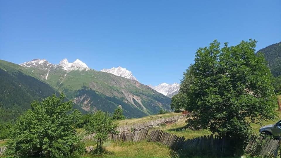 Tebdi Qor, Warm Home Местия Екстериор снимка